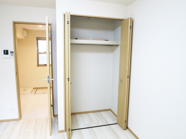 フローラ東小岩の収納|クローゼットはこちら！