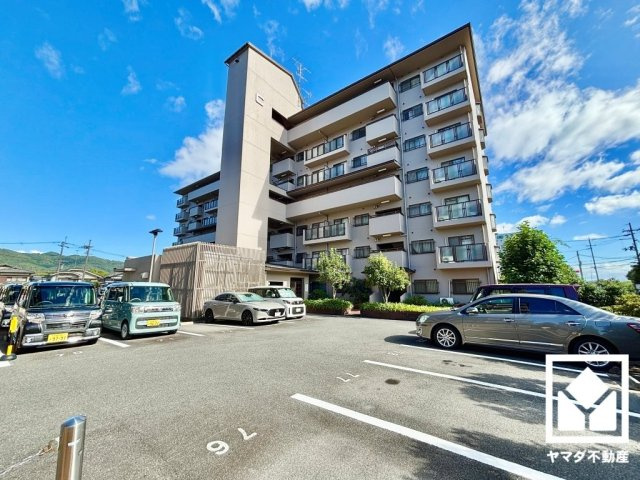 ユニライフ宇治Ｃ棟の外観