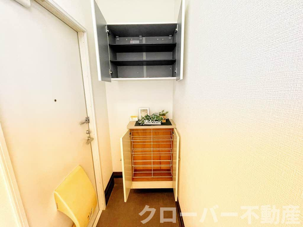 グレースフジ B棟の玄関