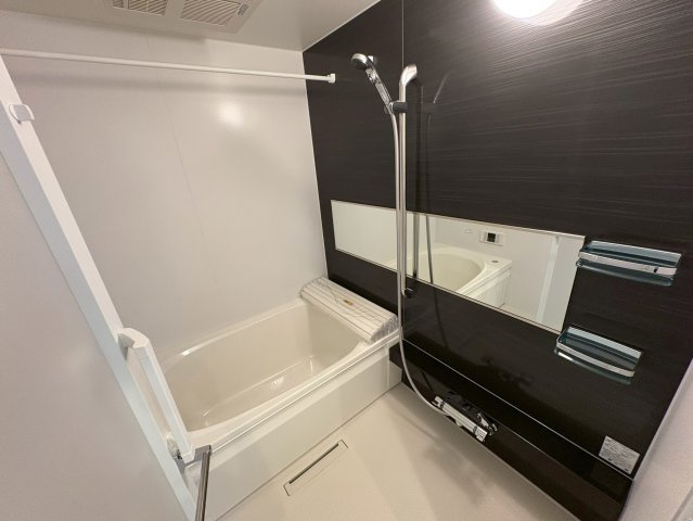 CELFENA 宝塚・川面Haut De Gammeの浴室|※建築中の為、実際のお部屋と仕様が異なるケースがございます。同施工会社の類似写真となります