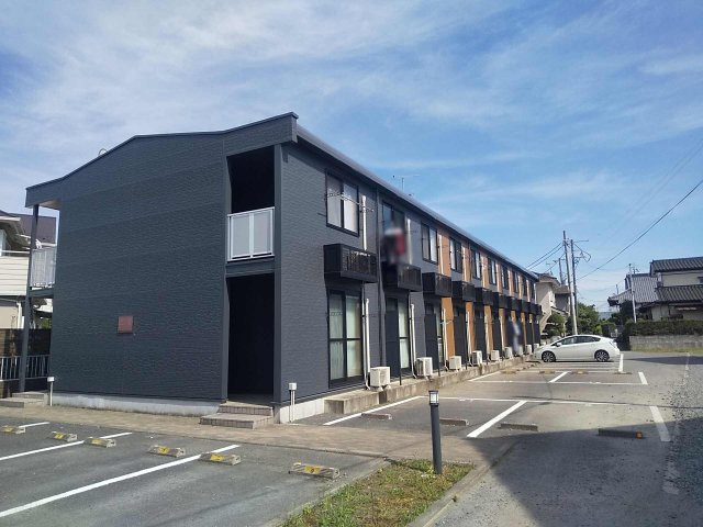 レオパレスコテナン阿見中央の外観