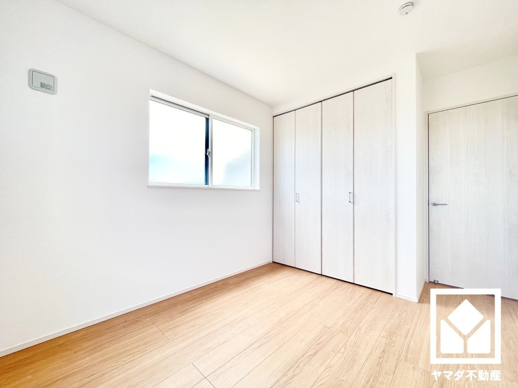 伊丹市堀池２丁目 第13堀池の洋室