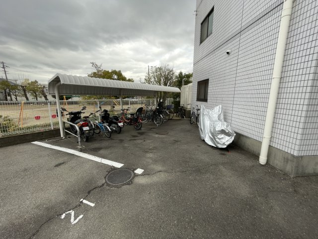 コンフォートフカヤの駐車場