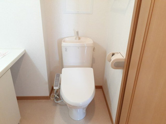【トイレ】 | サニーヒルズ岡台Ⅱ | コンパクトで使いやすいトイレです