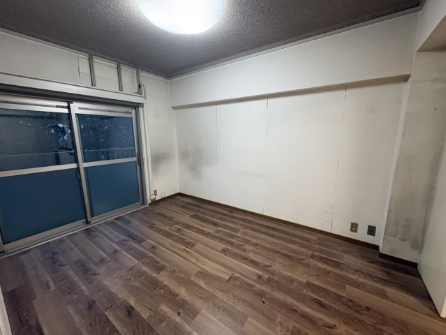 岡本パークマンションの洋室