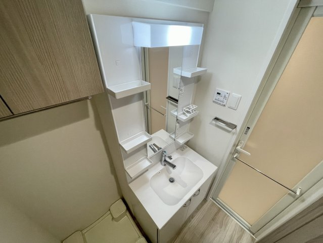 アルファレガロ神戸元町の洗面所|同物件別部屋写真