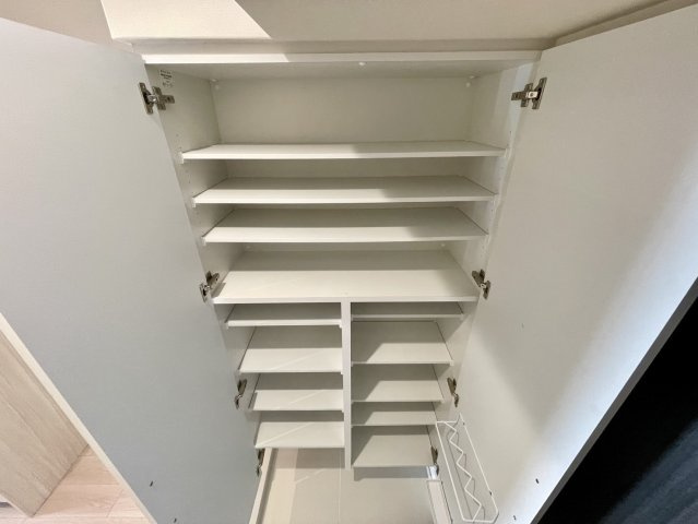 アルファレガロ神戸元町の収納|同物件別部屋写真