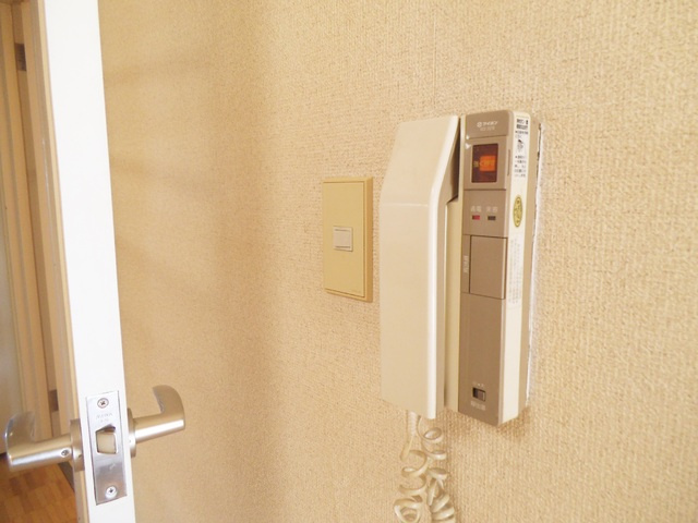ウエルストンハイツの設備|インターホンついています