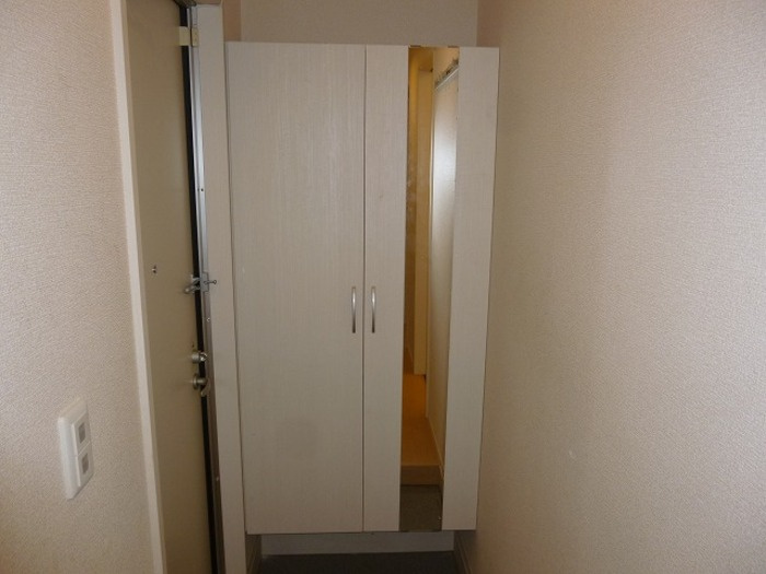 ソレイユⅡの玄関|他部屋参考写真