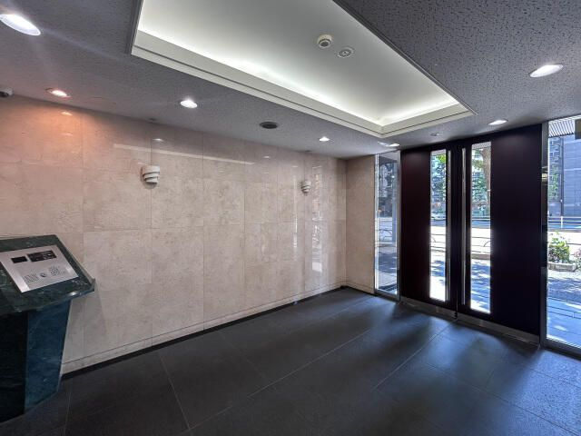 スカイコート後楽園壱番館のエントランス