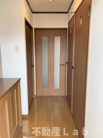 シャトーレK&Tの玄関