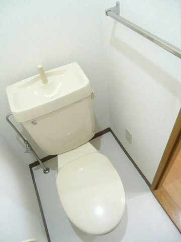 アメニティタウン高洲のトイレ|ゆったりとした空間のトイレです