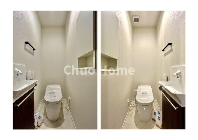 荒川区西尾久2丁目新築分譲住宅のトイレ|【トイレ】 収納スペースをしっかりと確保した温水洗浄便座機能付きトイレ。温水洗浄便座は清潔にお使いいただくための大切なアイテムです。