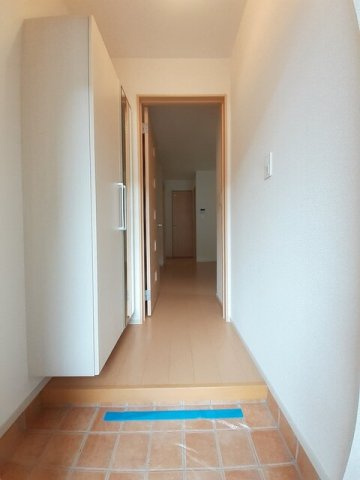 メゾンフルールＥの玄関