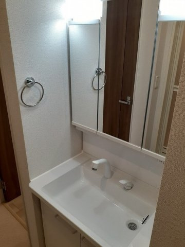 アイパレット　ノダ　Ｂの洗面所|広い洗面スペース