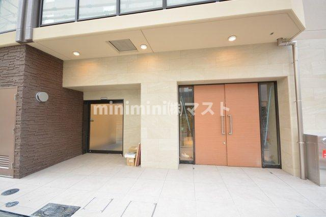 ALZA西本町のエントランス