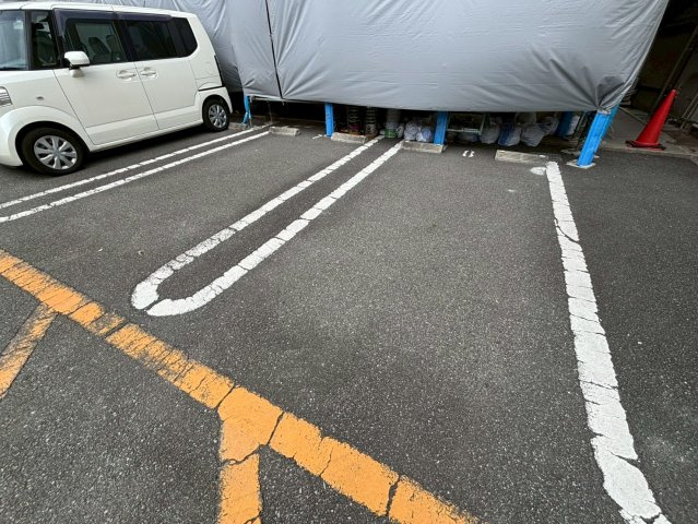コンフォート　本町の駐車場