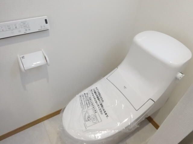 ロイヤルハイツ白楽弐番館のトイレ
