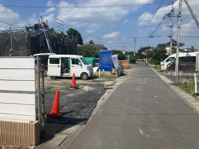 BLOOMING GARDEN　吉見町久保田の前面道路含む現地写真