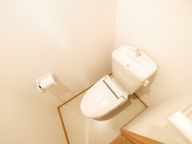 ラ・コルタのトイレ|ゆったりとした空間のトイレです