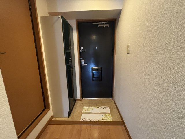 フローラ浦和の玄関