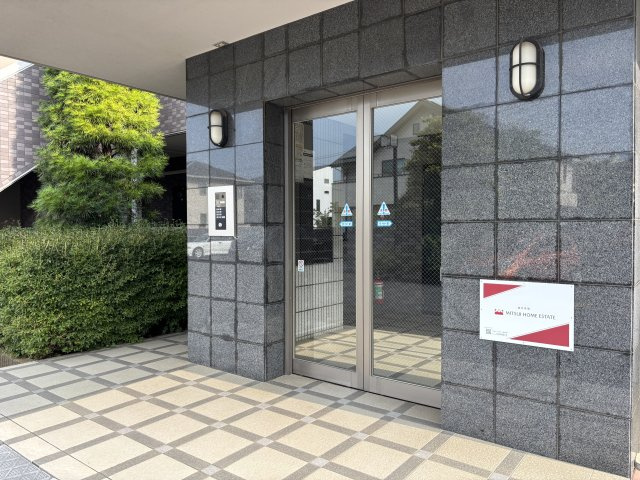 フローラ浦和のエントランス
