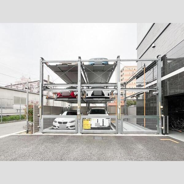S-RESIDENCE堺市駅前の駐車場