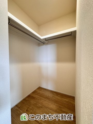 ブルーミングガーデン宇都宮市雀の宮7丁目2期の収納|ウォークインクローゼットで収納もたっぷり確保しています。大型荷物も収納できて便利ですね！