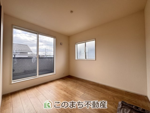 ブルーミングガーデン宇都宮市雀の宮7丁目2期の洋室|南向きで陽当たりの良い洋室♪風通しもよく快適です☆