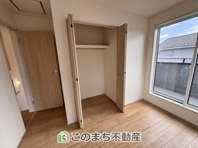 ブルーミングガーデン宇都宮市雀の宮7丁目2期の玄関|各居室に収納付で住みやすさにこだわっています♪