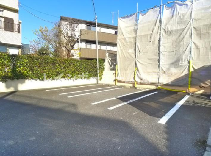 Ｌａ　Ｆｌｏｒｅｎｃｅ(ラフローレンス)の駐車場|駐車場があるので、車を買う予定の方も安心です