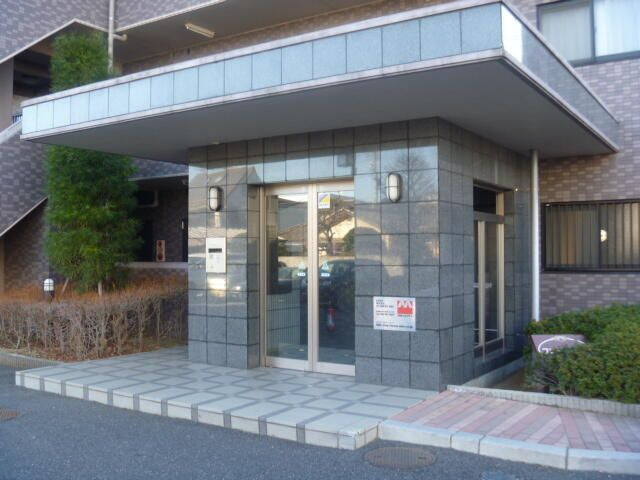 フローラ浦和のエントランス