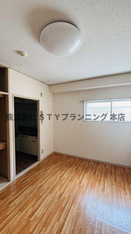 仲介手数料0円！エンプレスメイトウの洋室