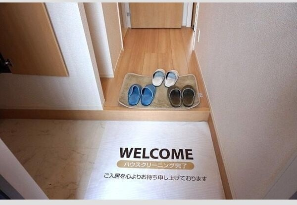 D-room茜部の玄関