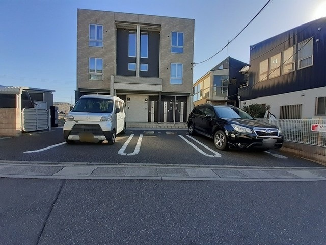 サニーレジデンスの駐車場