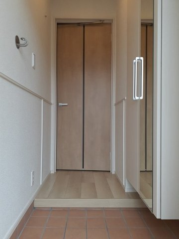 ＤＯＭＵＳ　ＲＩＰＡ　Ⅱの玄関