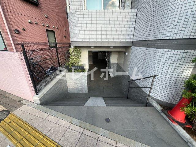 INUNEKO HILLS 六郷土手のエントランス