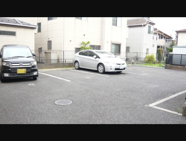 ベルデュールⅡの駐車場
