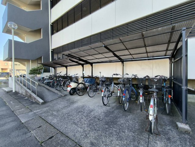 第一岡本ハイツの駐輪場|駐輪場