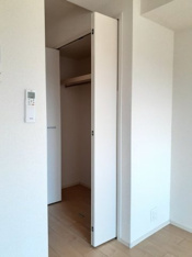 たっぷりとした収納スペースです