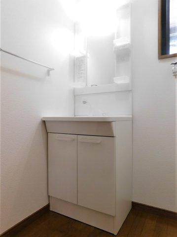 リブェール片縄の独立洗面台|使いやすい独立洗面台です