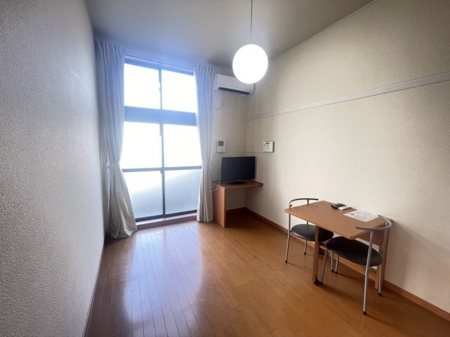 １階は全室フローリング仕様です。