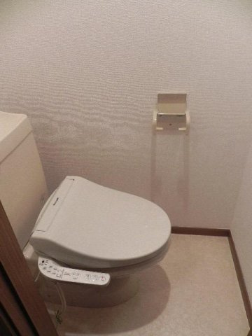 ゆったりとした空間のトイレです