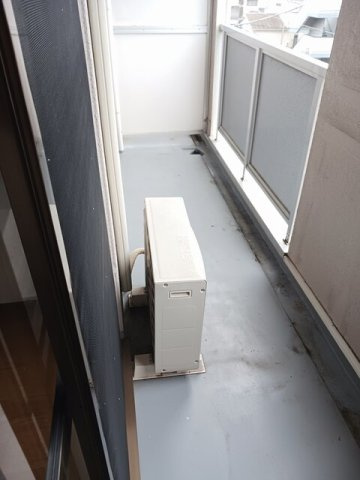 バルコニーからの眺めを楽しみながら食事をしませんか