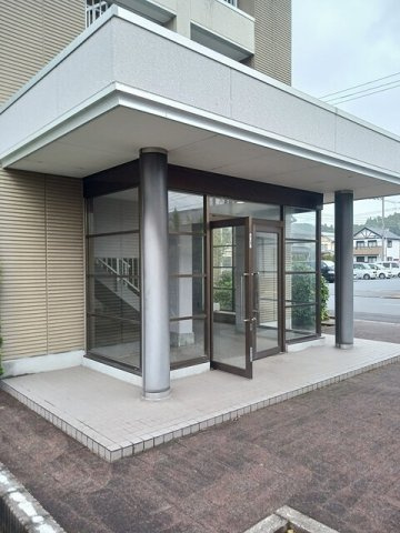 毎日通るエントランスはこのようになっています
