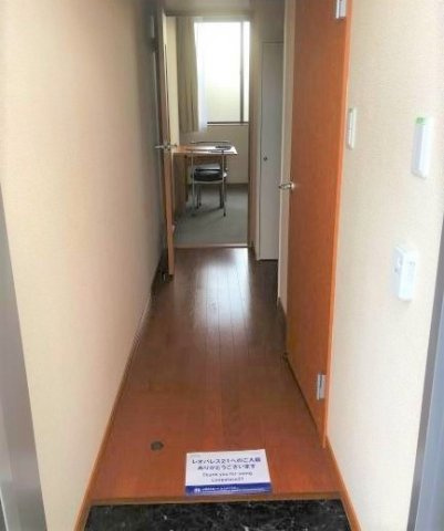 明るい玄関です
