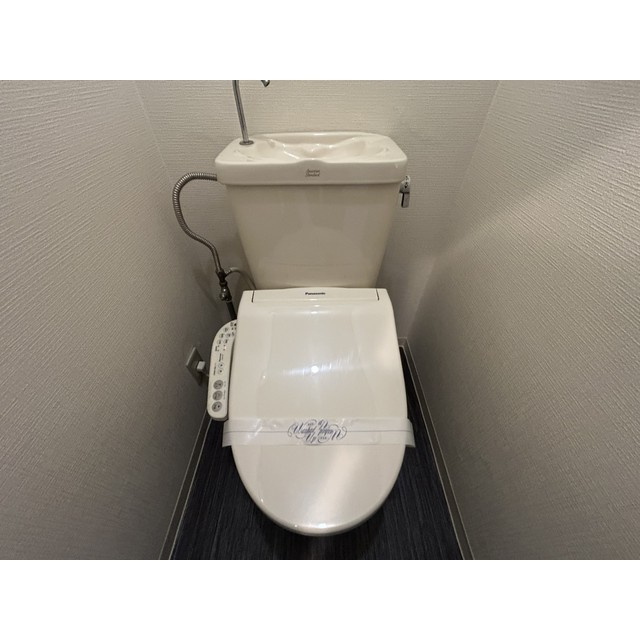 コンパクトで使いやすいトイレです