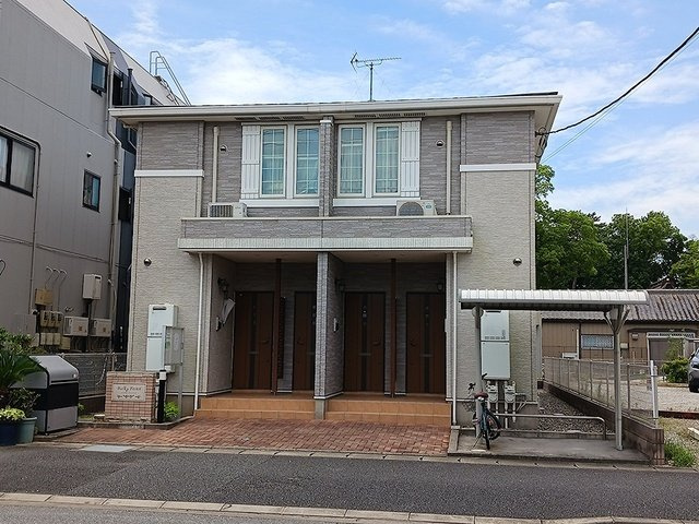 落ち着いた雰囲気の外観です