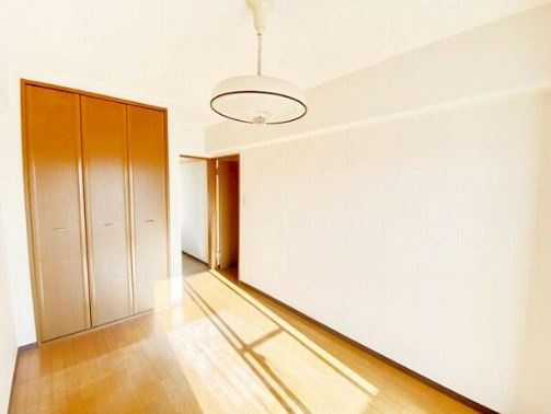 【中古マンション】ハイラーク川越の洋室|南西側洋室