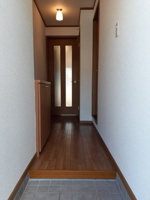 明るい玄関です